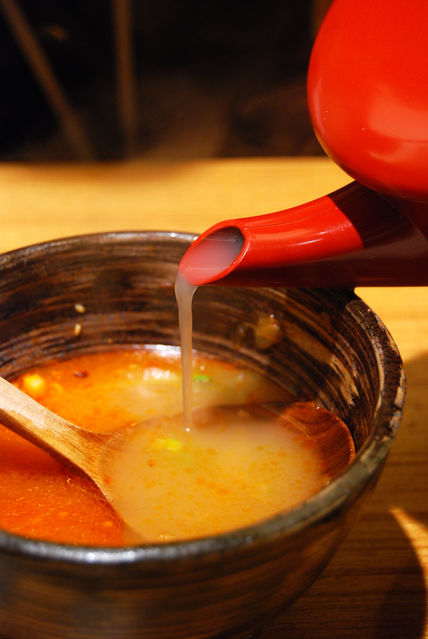 樂麵屋－蕃茄豚骨沾麵的醬汁混合清湯