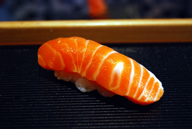 游壽司－鮭魚