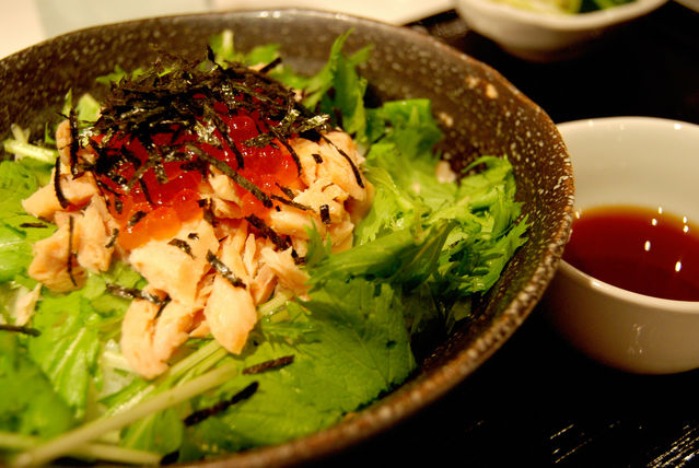 日式蓋飯－鮭魚卵親子丼 NT$300