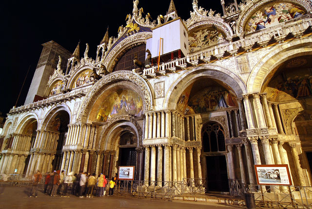 威尼斯夜景-聖馬可大教堂