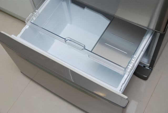 Toshiba GR-L40TT 冰箱－下面的冷凍室