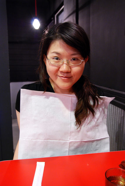 廣島沾麵－黏上餐巾紙的安安