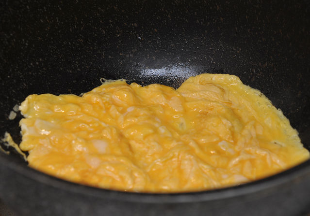 自己做日式咖哩蛋包飯－做蛋包的部分