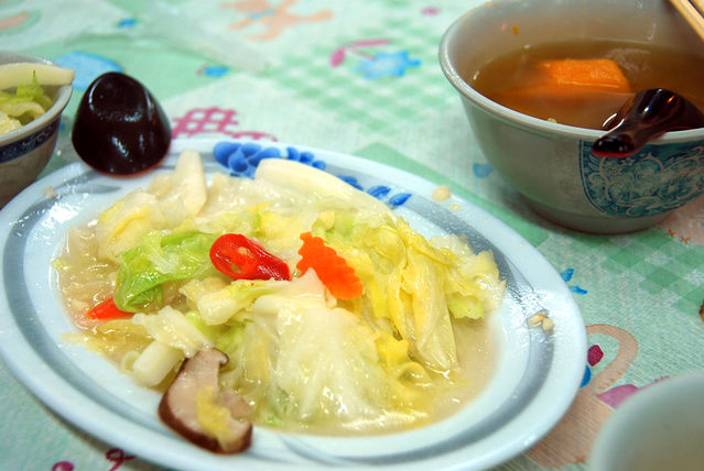 陽金公路珠珠小歇－炒高麗菜、地瓜湯
