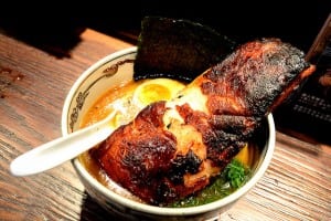麵屋武藏-神山店，一本拉麵肉塊驚人啊！