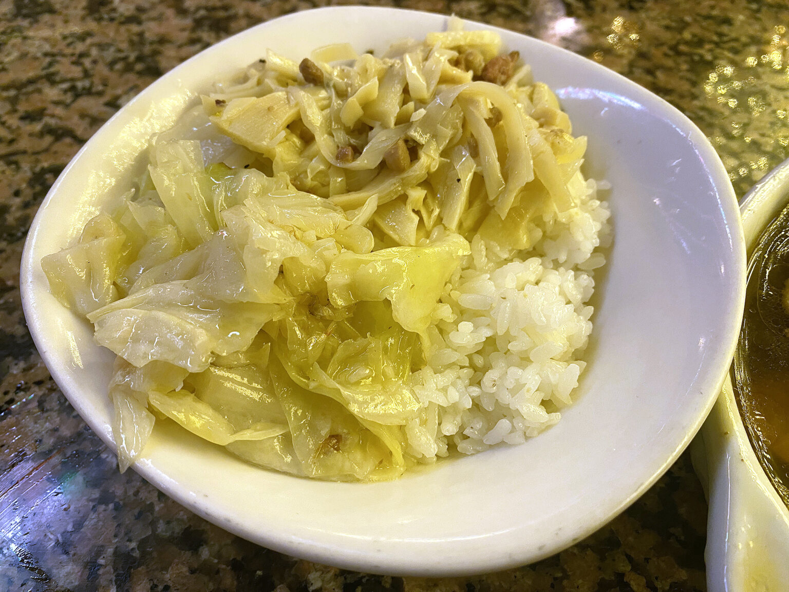 東一排骨麻油雞飯