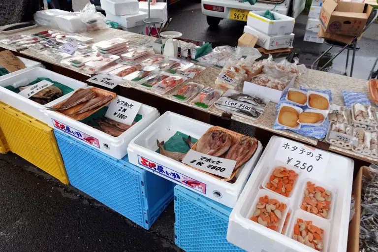 八戶館鼻岸壁朝市