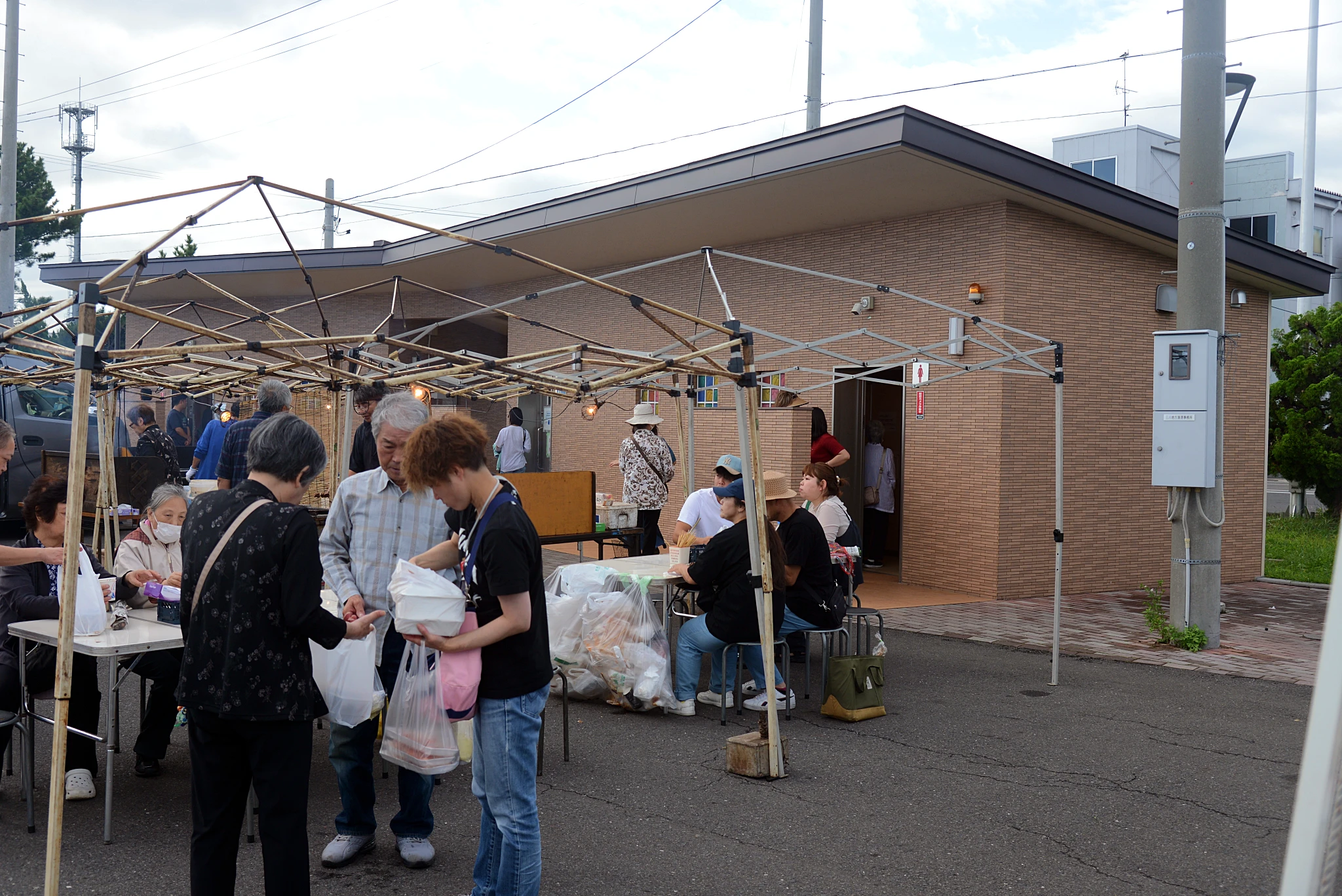 八戶館鼻岸壁朝市